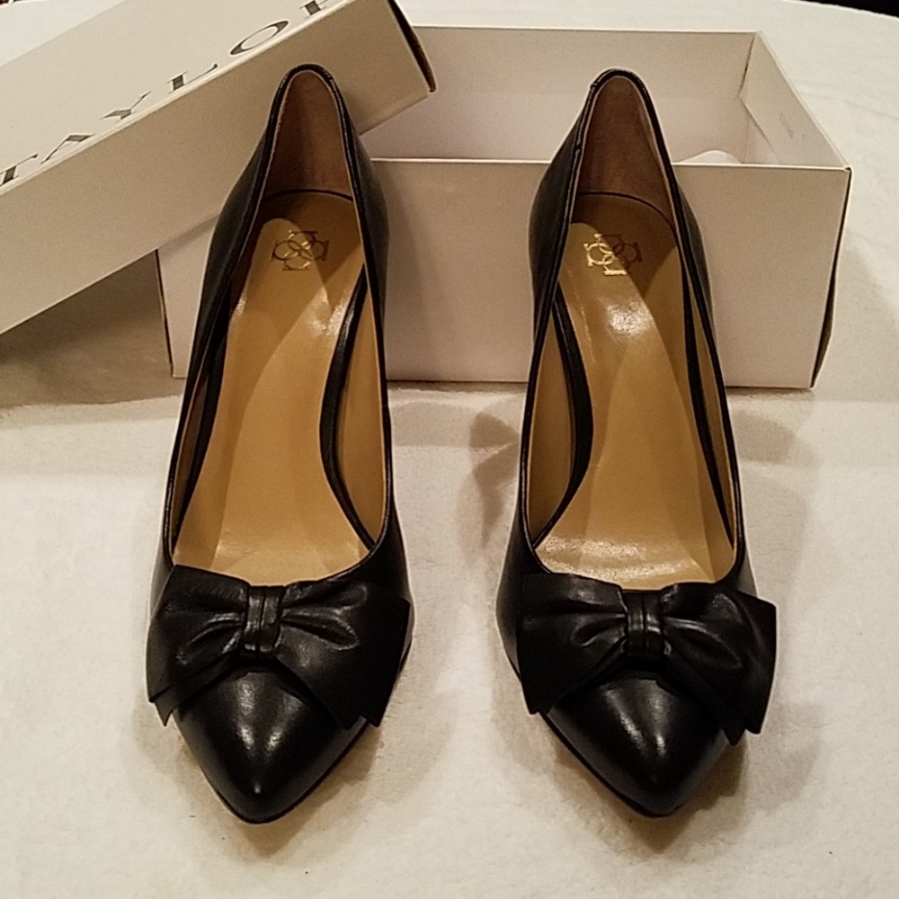 ANN TAYLOR Black Bow Pump